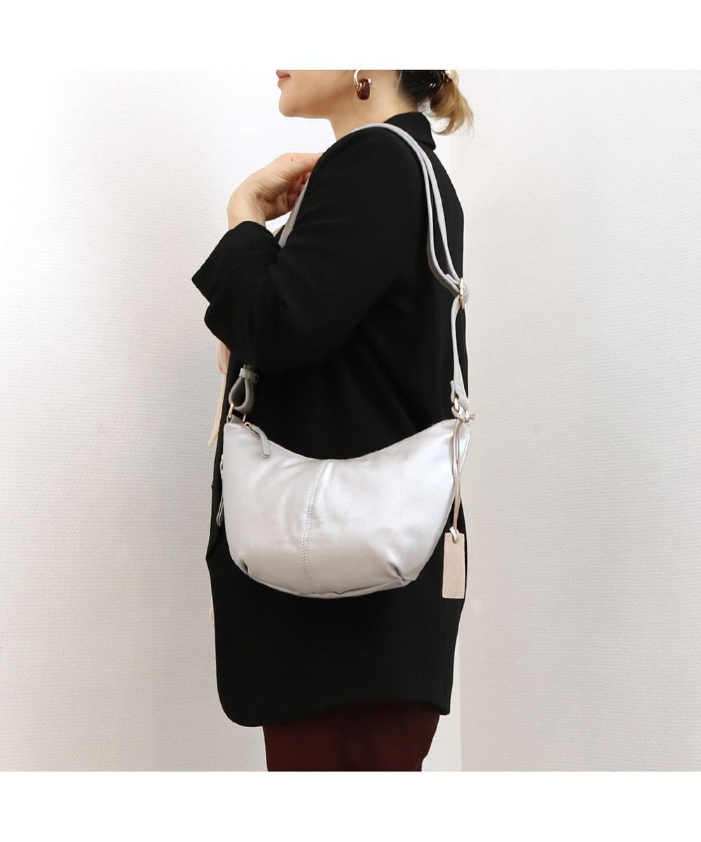 UNBILLION アトランタ ATLANTA / やぎ革軽量ハーフムーンショルダー 