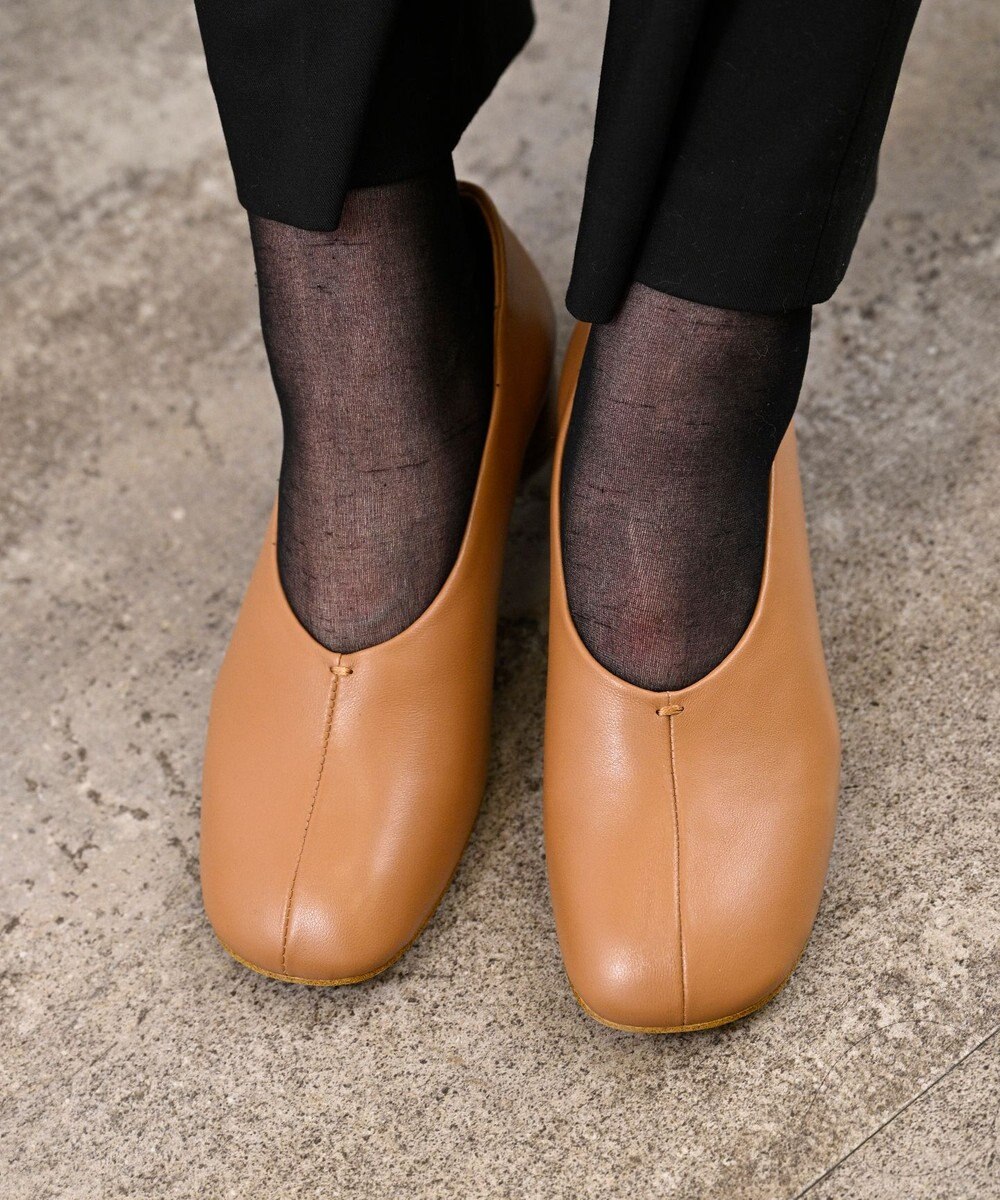 APOM オブリークトゥローヒールパンプス40 