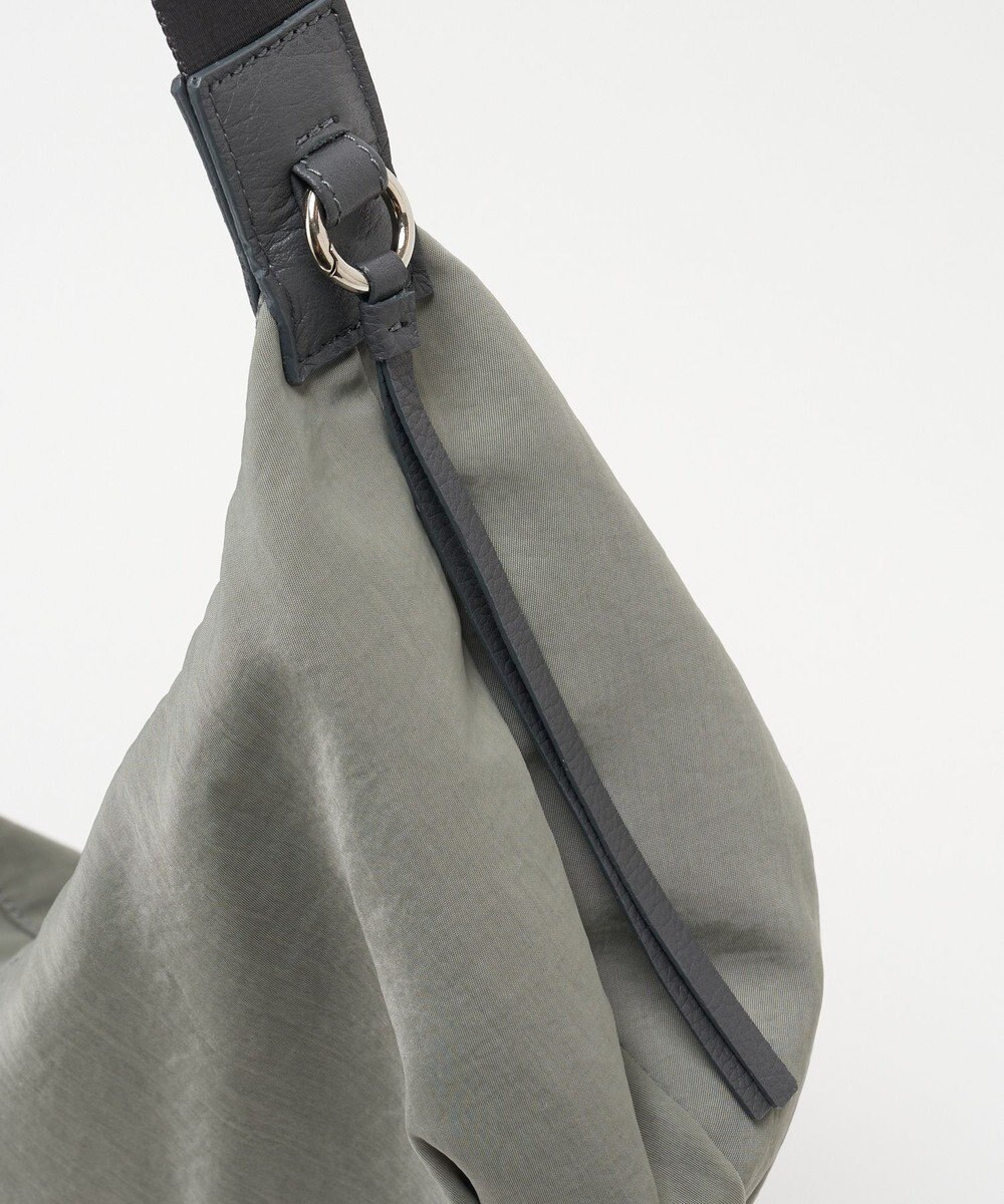 russet ナイロンバナナボディバッグ(CE-1710) 