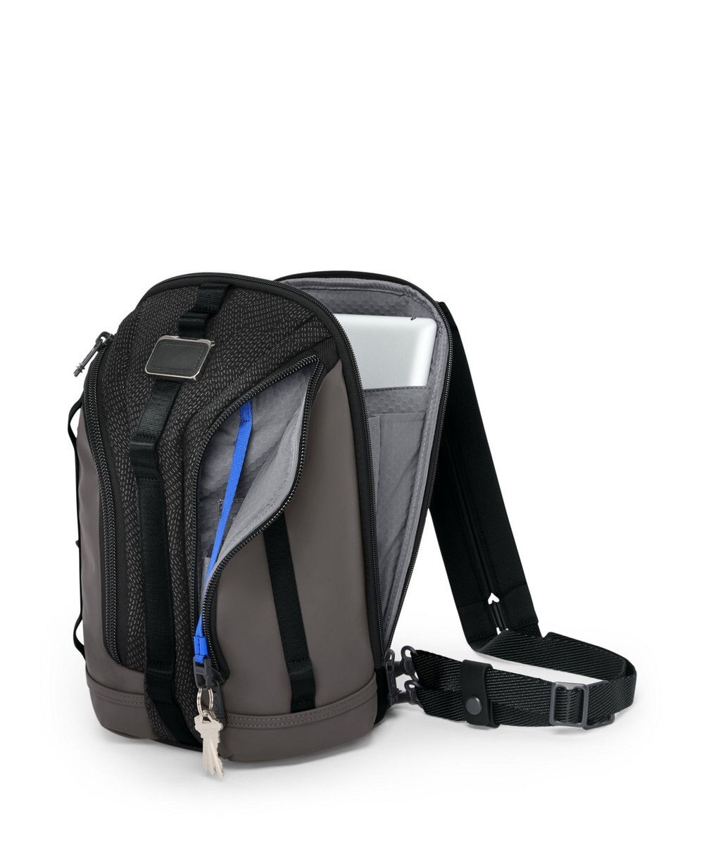 TUMI ALPHA BRAVO 「ナイト」スリング 