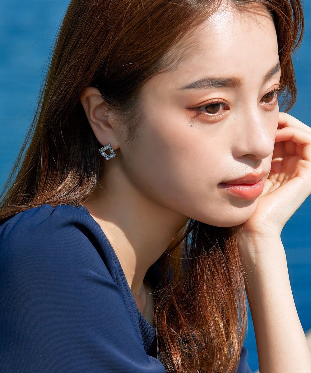 Tiaclasse 【金属アレルギー対応】スクエアストーン養殖パールピアス 