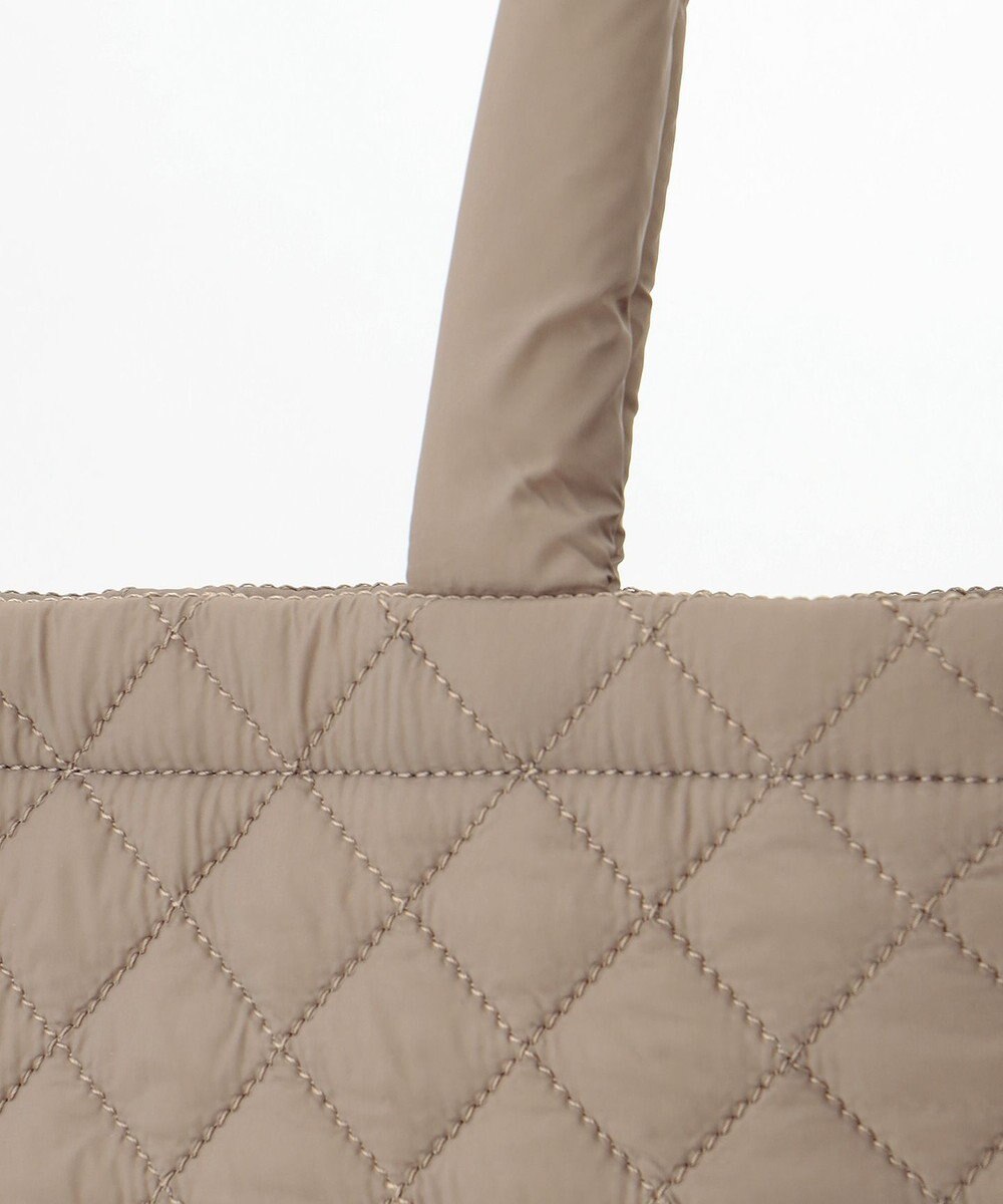 LA BAGAGERIE 【LA BAGAGERIE×HELLO KITTY】リボンチャーム付き　キルティングトート 