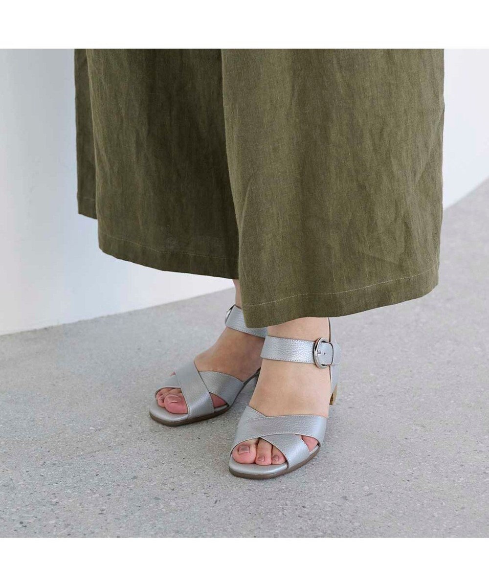 ing <ing>【WEB限定】【3E】ストラップクロスサンダル 