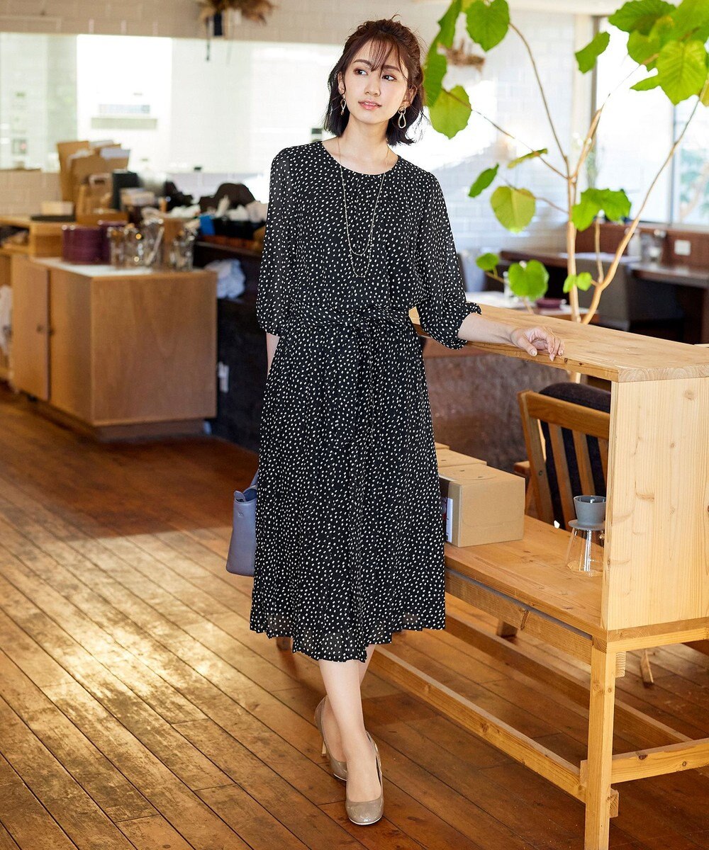 Antia 洗える 程良い透け感の総柄シフォンワンピース Tiaclasse ファッション通販 公式通販 オンワード クローゼット Antia 洗える 程良い透け感の総柄シフォンワンピース Tiaclasse ファッション通販 公式通販 オンワード クローゼット
