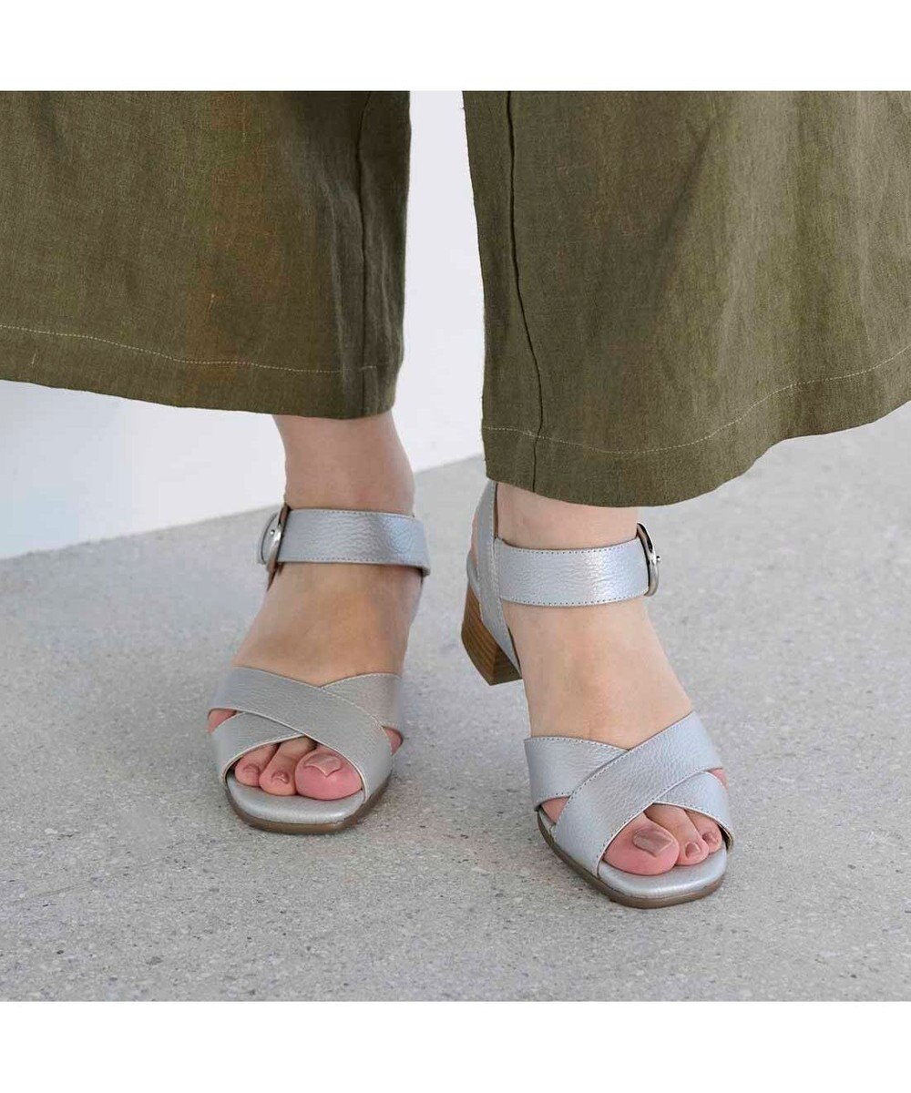 ing <ing>【WEB限定】【3E】ストラップクロスサンダル 