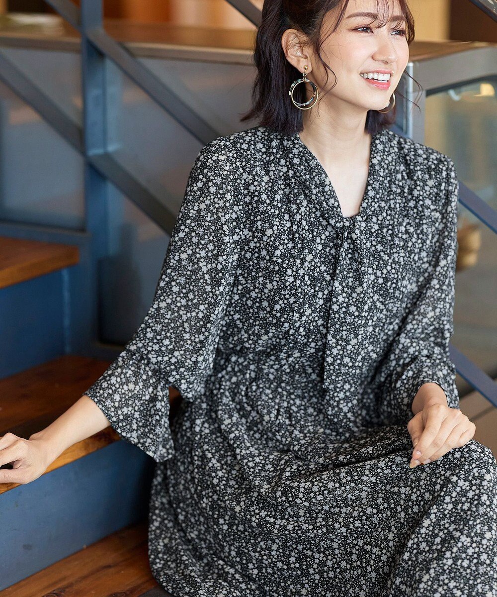 Tiaclasse L 【洗える】程良い透け感のプリントボウタイワンピース 