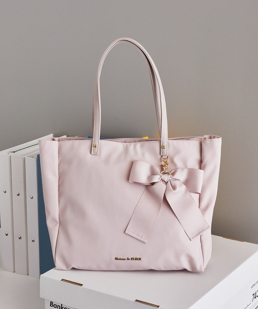 Maison de FLEUR EC限定リボンチャーム付き3ルームトートバッグ 