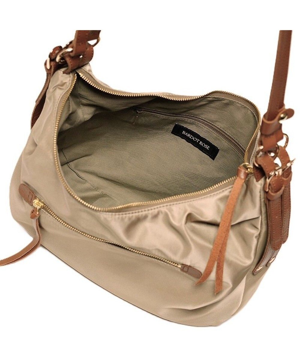 Regalo Felice 【A4サイズ対応 / ポケット豊富】ショルダー中 / REGALO 