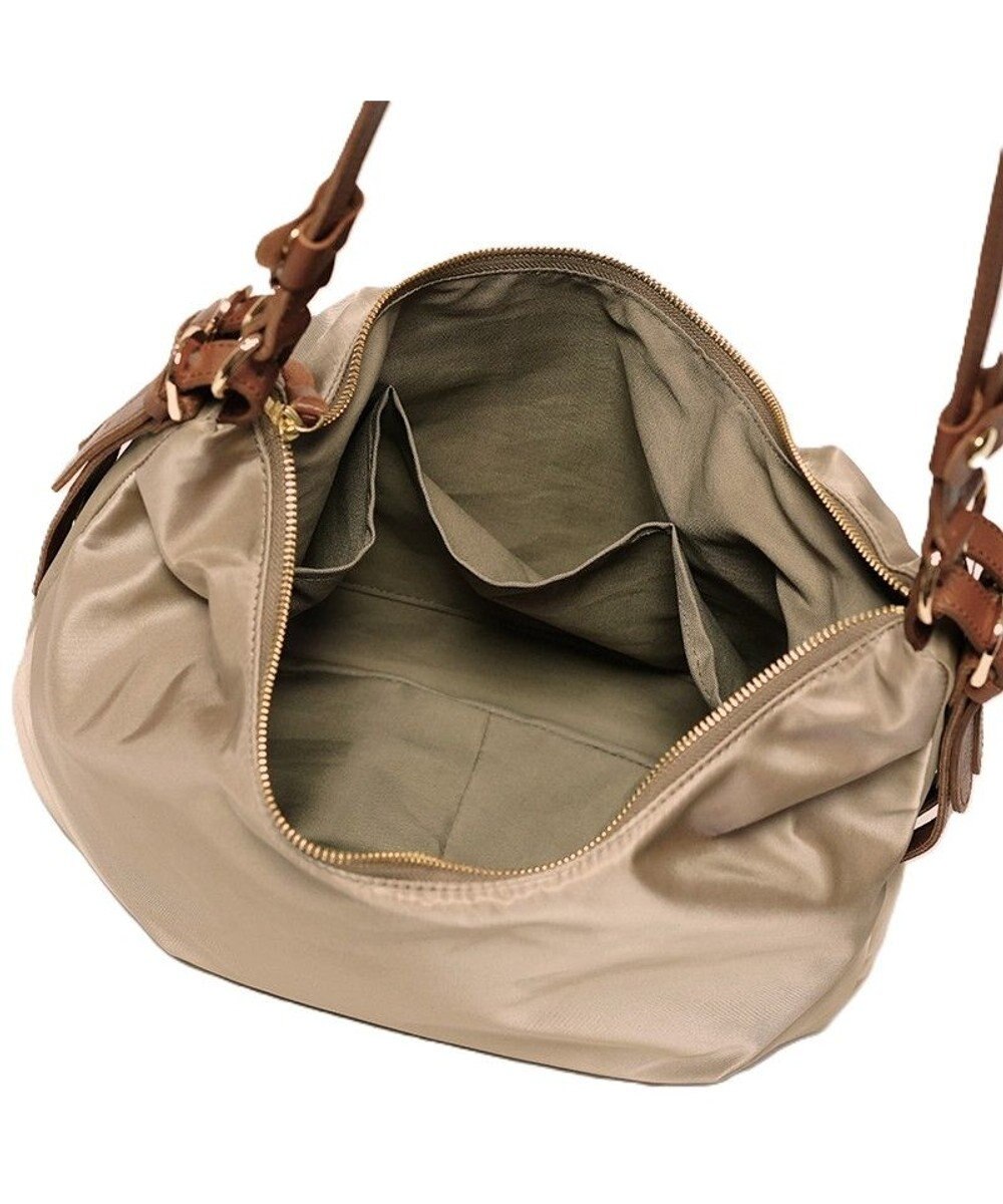 Regalo Felice 【A4サイズ対応 / ポケット豊富】ショルダー中 / REGALO 