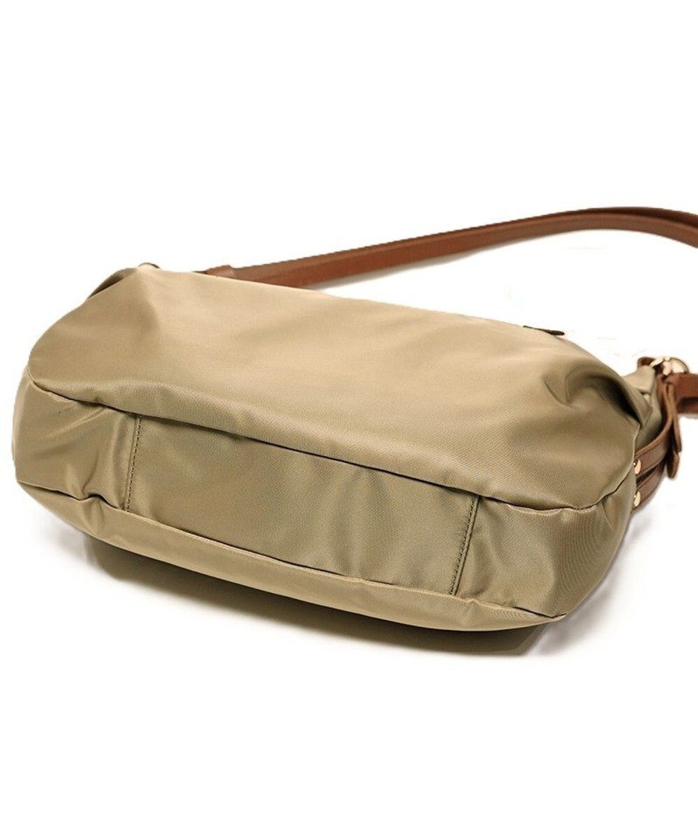 Regalo Felice 【A4サイズ対応 / ポケット豊富】ショルダー中 / REGALO 