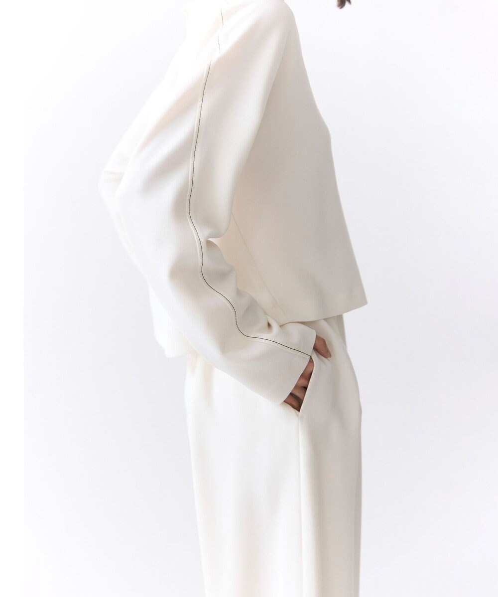 BEIGE， RUE / ドライタッチVネック配色ステッチブラウス 