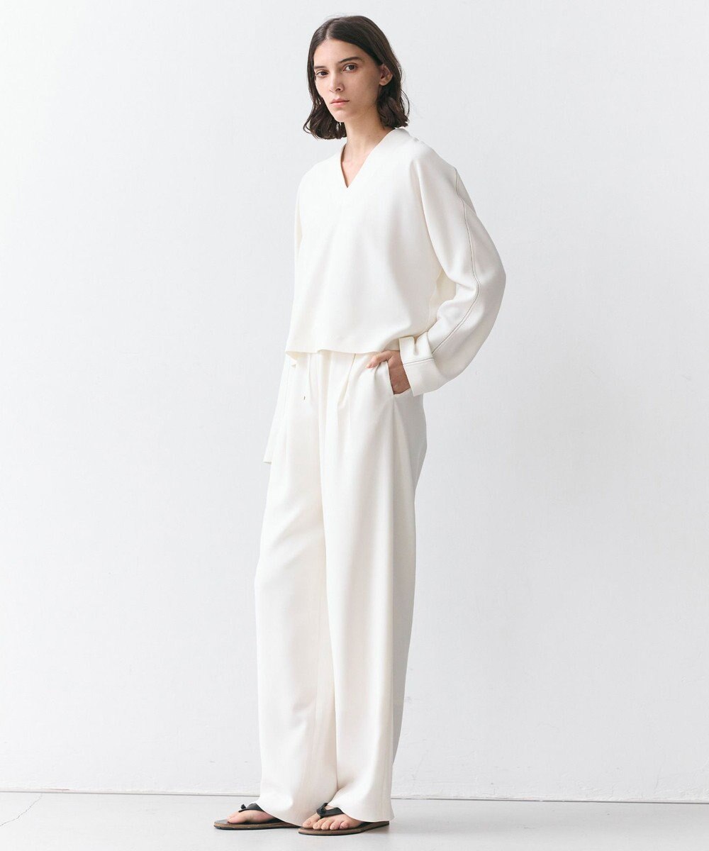 BEIGE， RUE / ドライタッチVネック配色ステッチブラウス 