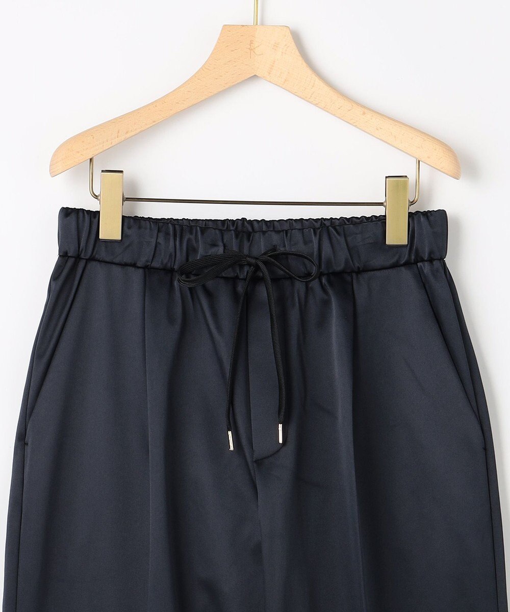 組曲 L バックウォームサテン ドロストワイドパンツ 