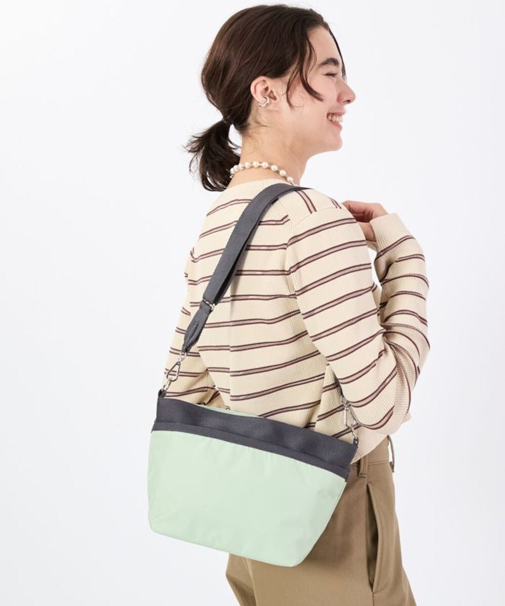 LeSportsac SMALL BUCKET BAG/フロスティグリーン/サンダー 