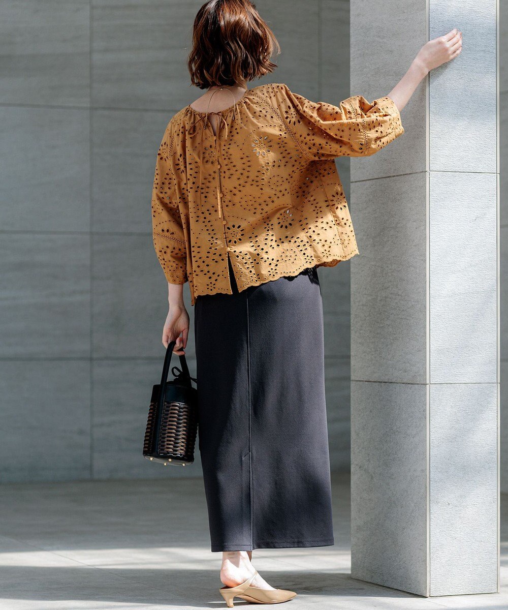 23区 【先行予約/見上愛さん着用】カットワークエンブロイダリー 2WAYブラウス 