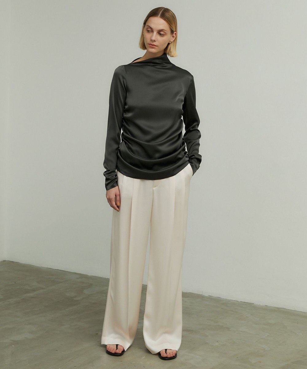 BEIGE， GINETTE / シャーリングブラウス 