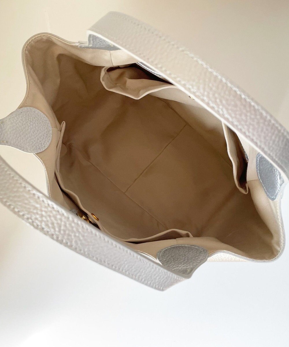 Hekhèr Le Style de Vie 新素材・新色【日本製/セレモニーにも】シュリンクレザー ハンドバッグ medium シルバ－ 