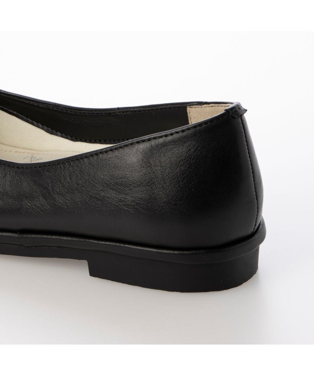 ing <ing>【サスティナブルシリーズ】Vカットフラットパンプス 