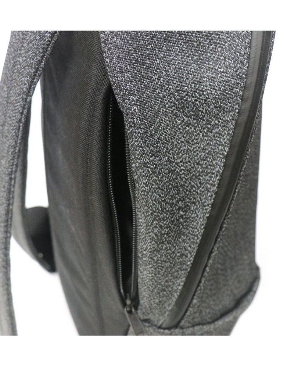 Regalo Felice 【軽量 / 撥水素材】リュック / UN METRE PRODUCTIONS 