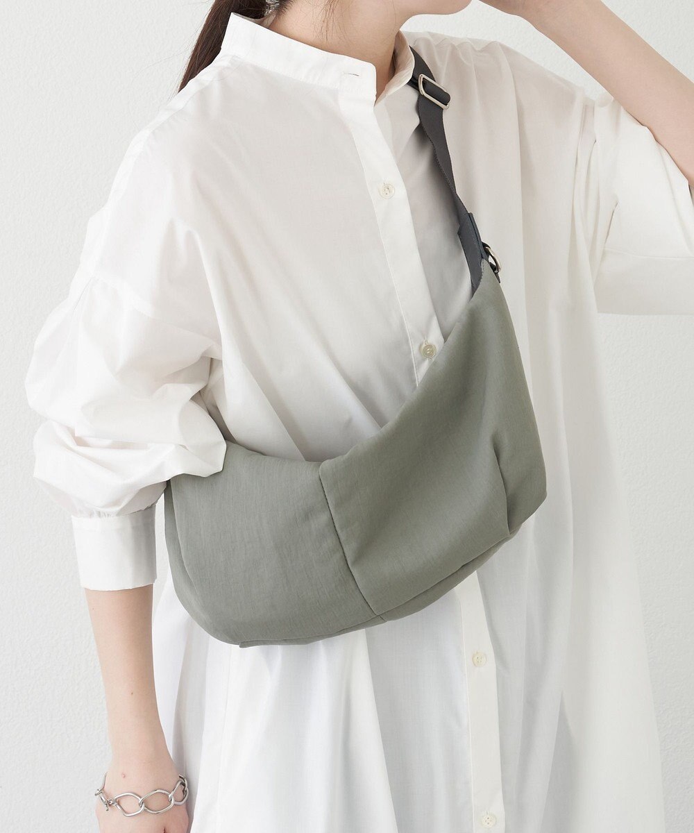 russet ナイロンバナナボディバッグ(CE-1710) 