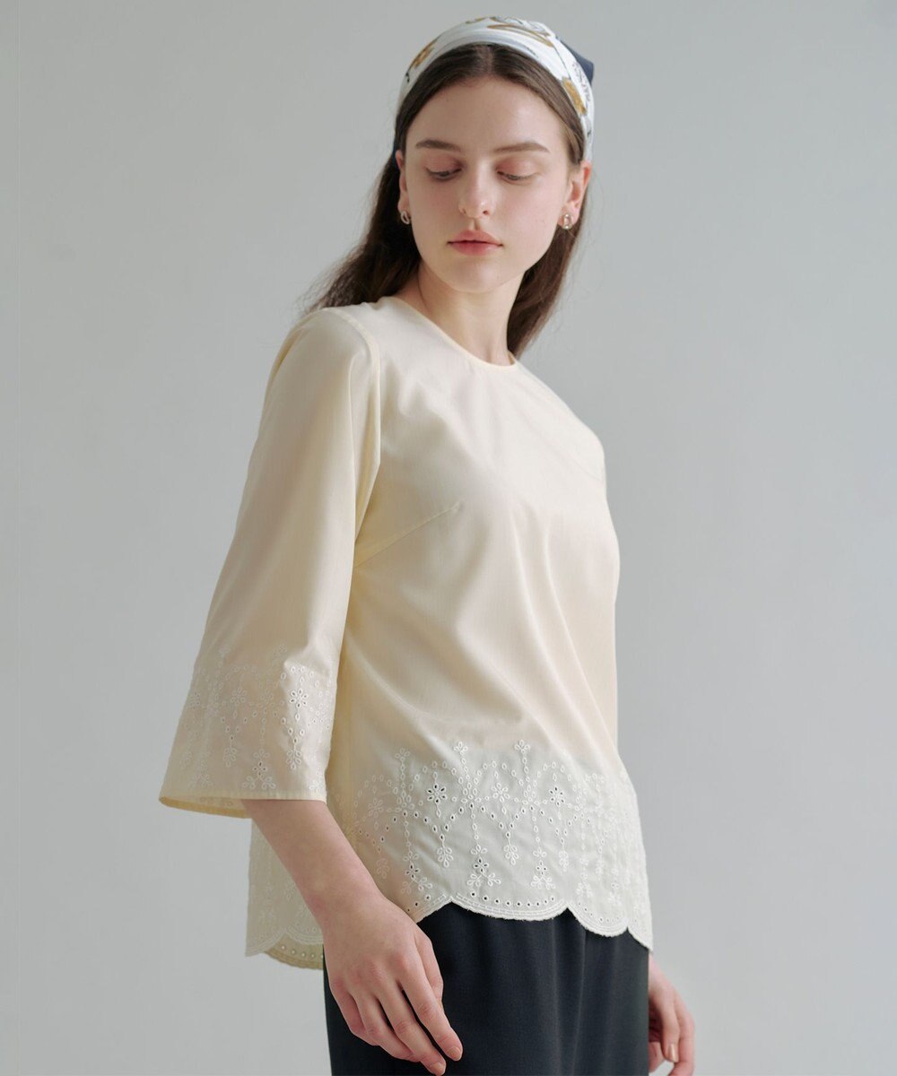 J.PRESS LADIES 【一枚で着映え】ストライプ×エンブロイダリー クルーネック ブラウス 