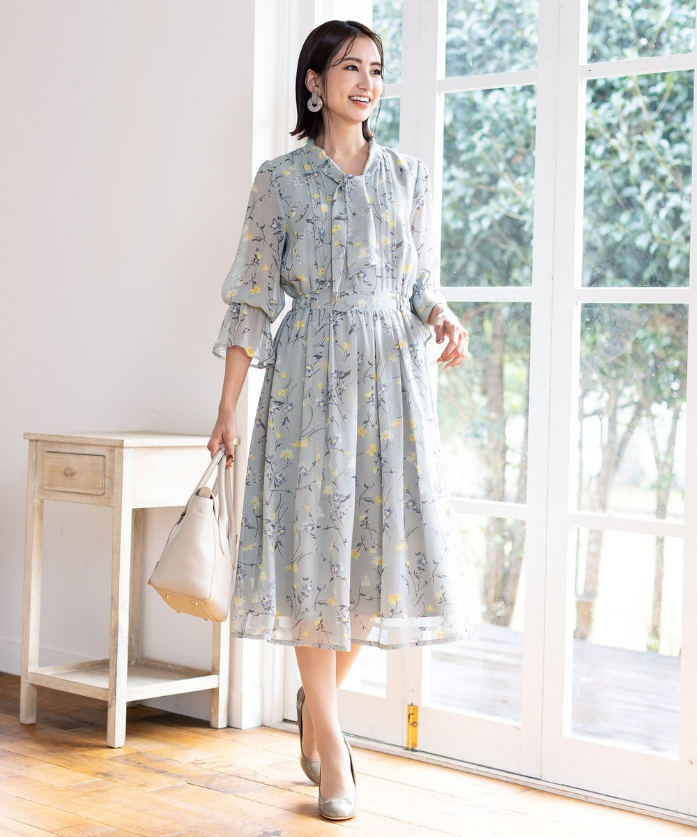 Tiaclasse 【洗える】程良い透け感のプリントボウタイワンピース 