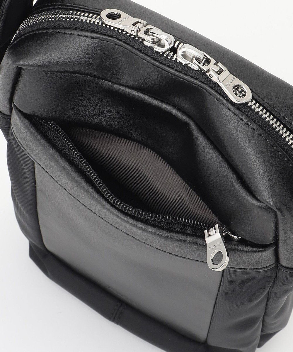 Y'SACCS ブロックモチーフポシェット 