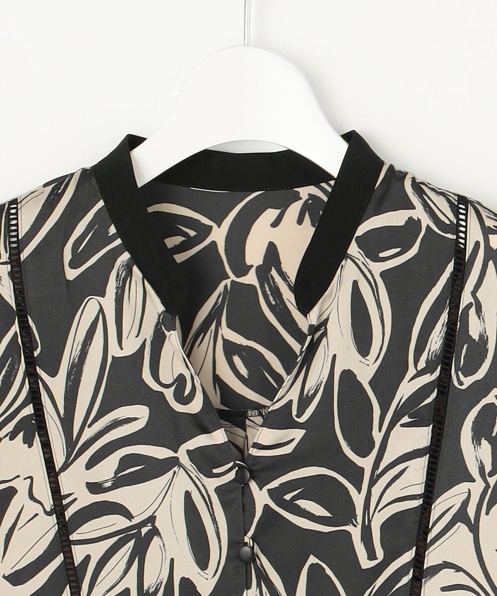 自由区 【洗える】モノトーンフラワープリント ワンピース 