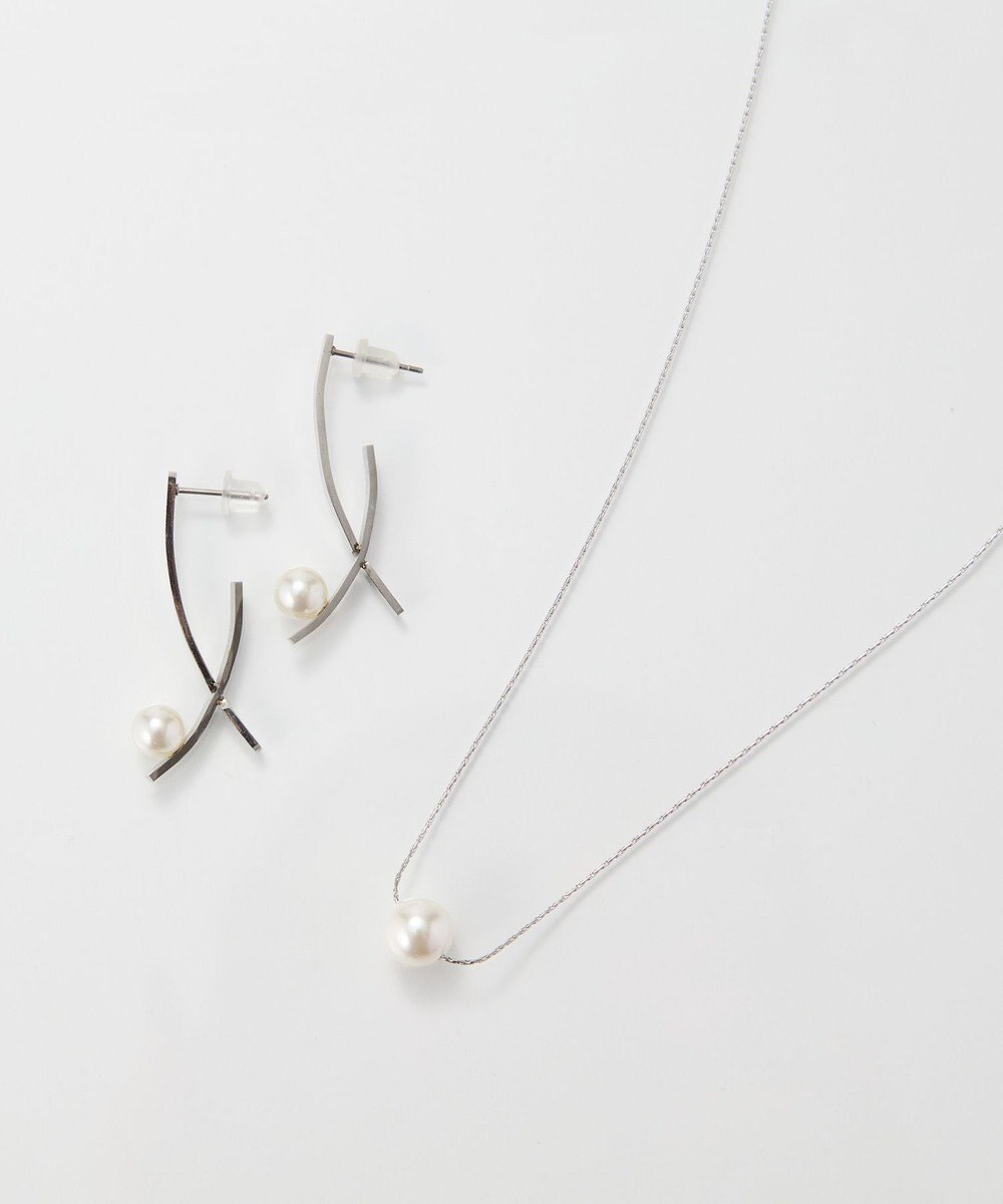 Phoebe <オンワード限定セット>【金属アレルギー対応】ワントップパールネックレス×クロスラインパールピアス/サージカルステンレス 