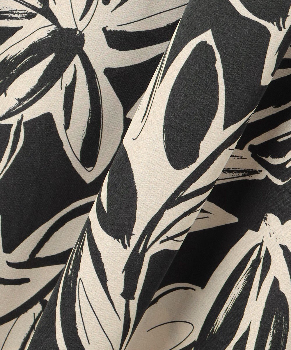 自由区 【洗える】モノトーンフラワープリント ワンピース 