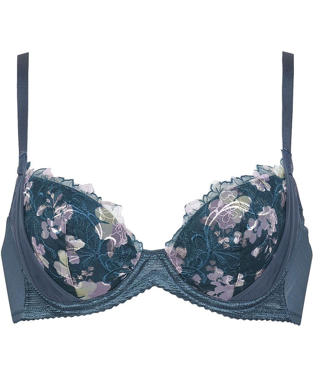 Wing 【エアリーソフトブラ】　ふんわりエアリーな着用感　脇から背中すっきり　ウイング／ワコール　KB2202 