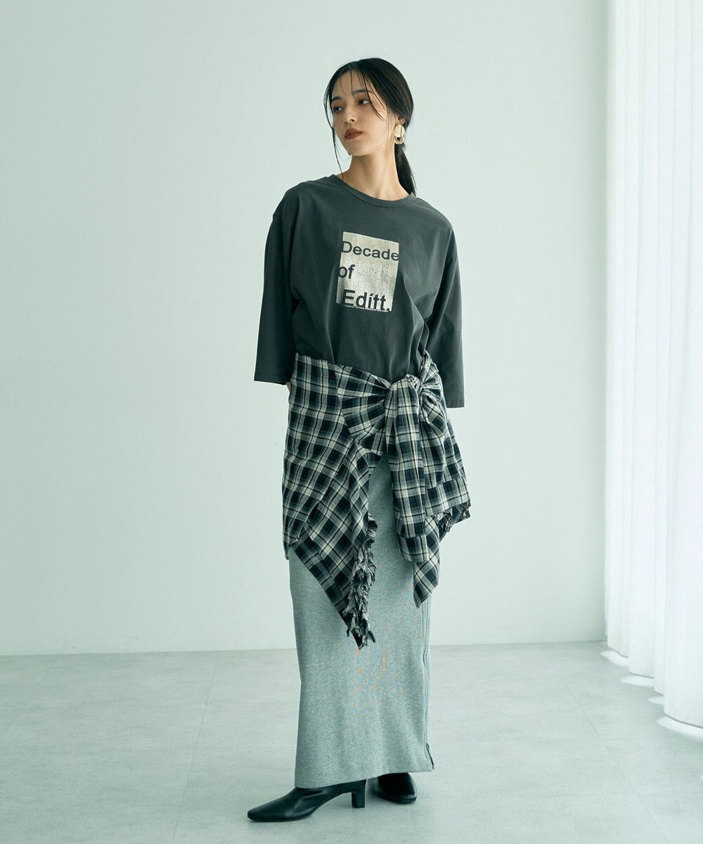 YECCA VECCA ヴィンテージ風箔プリントロゴTee 