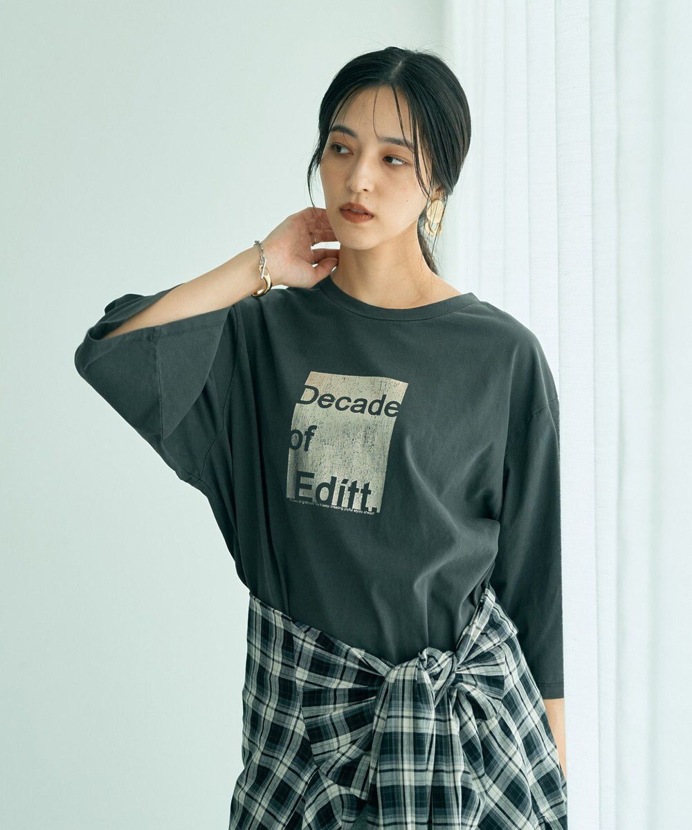 YECCA VECCA ヴィンテージ風箔プリントロゴTee 