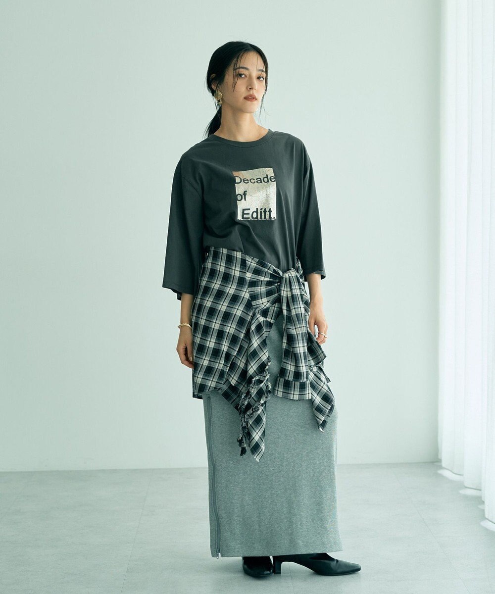 YECCA VECCA ヴィンテージ風箔プリントロゴTee 