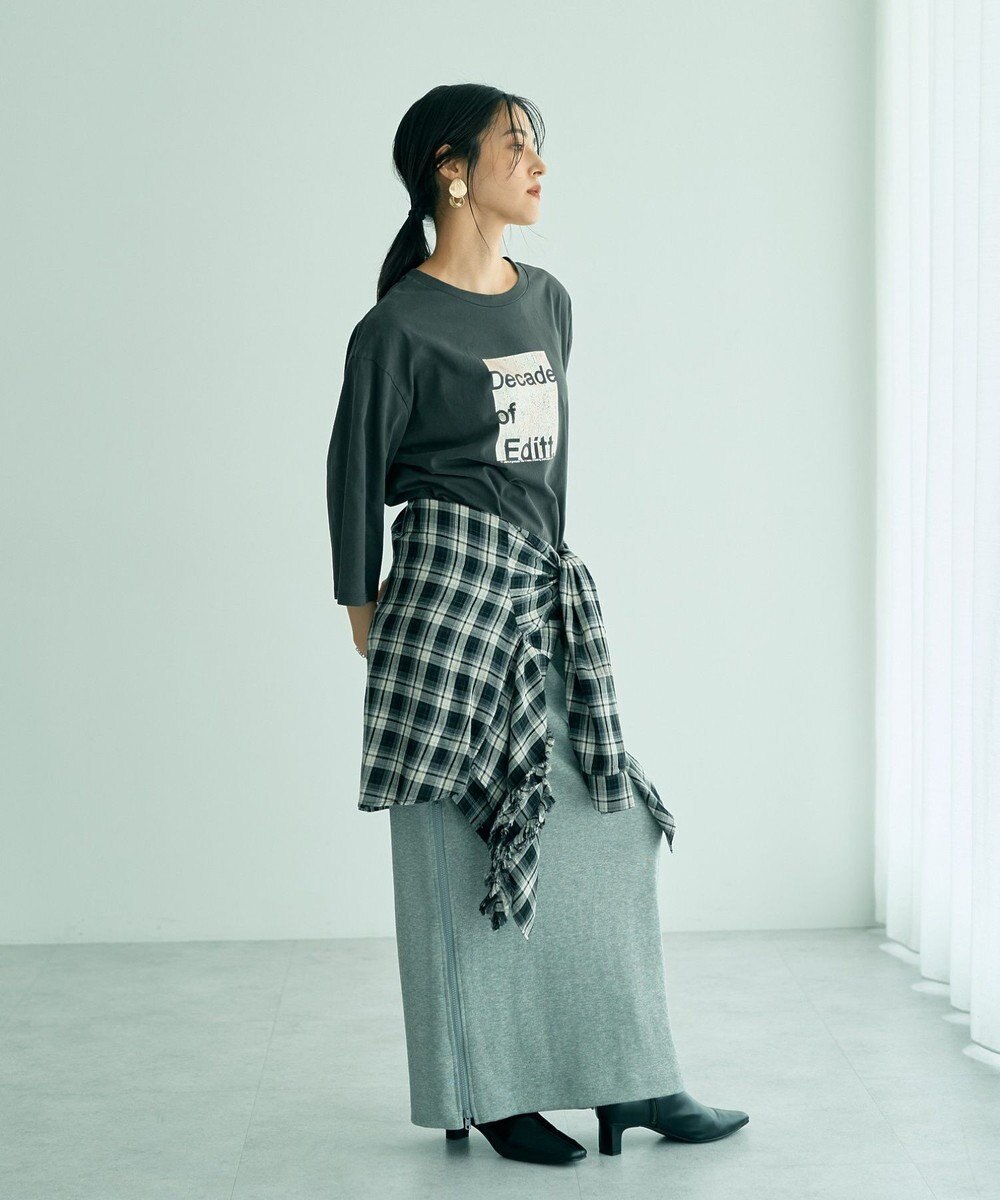 YECCA VECCA ヴィンテージ風箔プリントロゴTee 