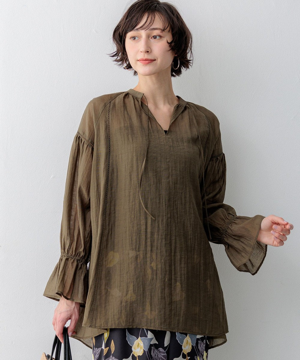 23区 【先行予約】リネンミックスシアースラブ ギャザーブラウス 