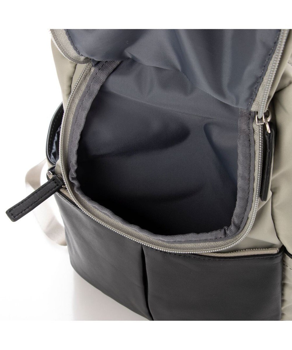 Y'SACCS NEWナイロン×レザーコンビシリーズ　前ポケットミニリュックサック 