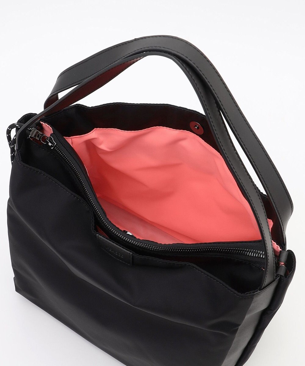 Y'SACCS 【大人のおしゃれ手帖10月号掲載】市川実和子×Y'SACCS　ナイロンすっきりトート 