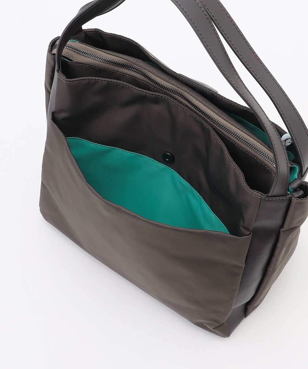 Y'SACCS 【大人のおしゃれ手帖10月号掲載】市川実和子×Y'SACCS　ナイロンすっきりトート 