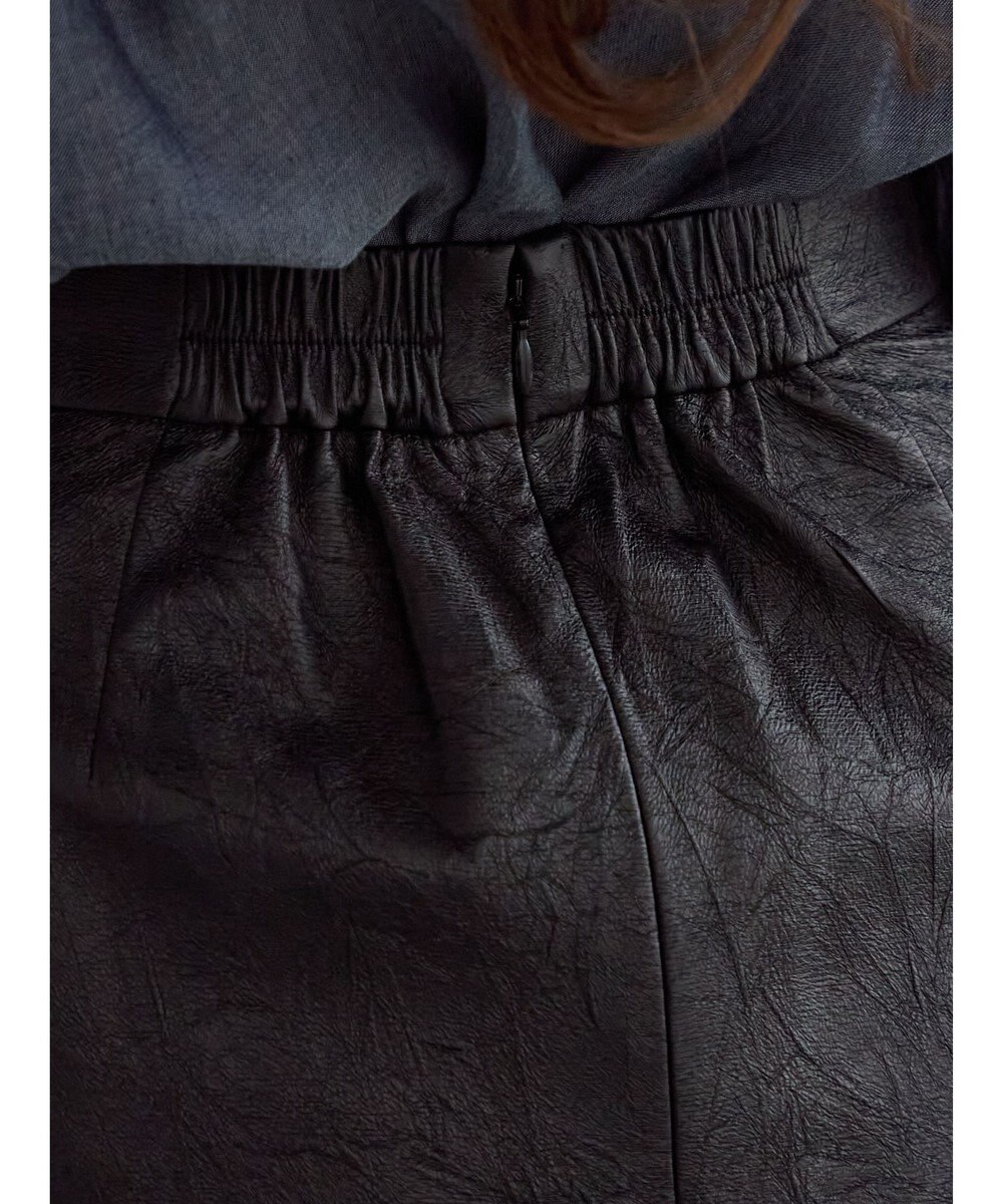 Te chichi クラックレザーライクナロースカート 