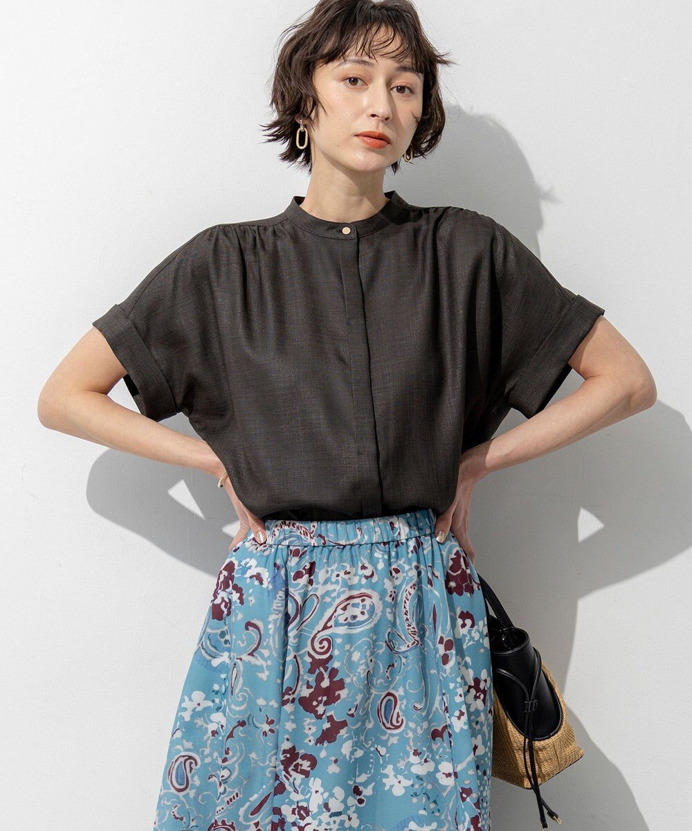 23区 【先行予約】リネンライクグロッシー バンドカラー ブラウス 