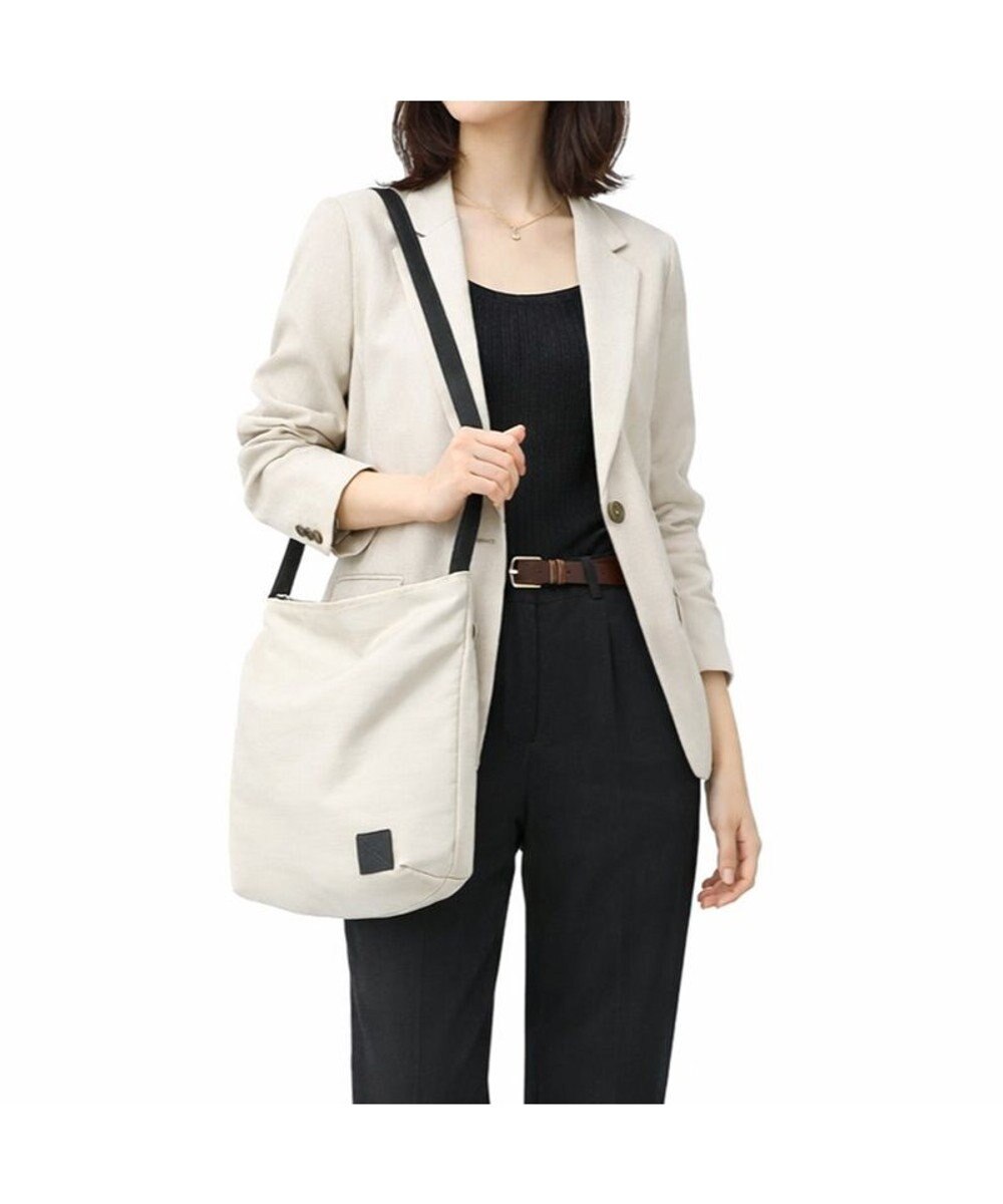 Regalo Felice 【超軽量 / A4サイズ対応 / 口元ファスナータイプ】ショルダー / REGALO 