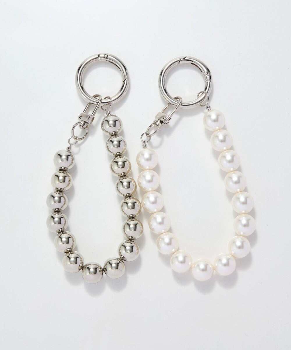 Phoebe ボリュームボールストラップチャーム　パール 