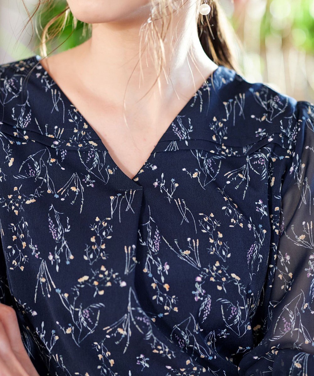 Tiaclasse L 【洗える】花柄Vネックブラウス 