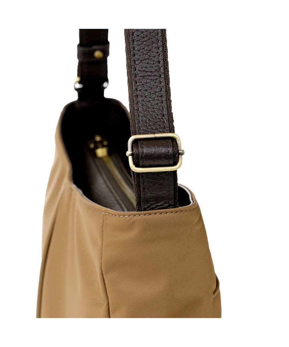 IBIZA ディアリオ　ナイロン　ショルダーバッグ 