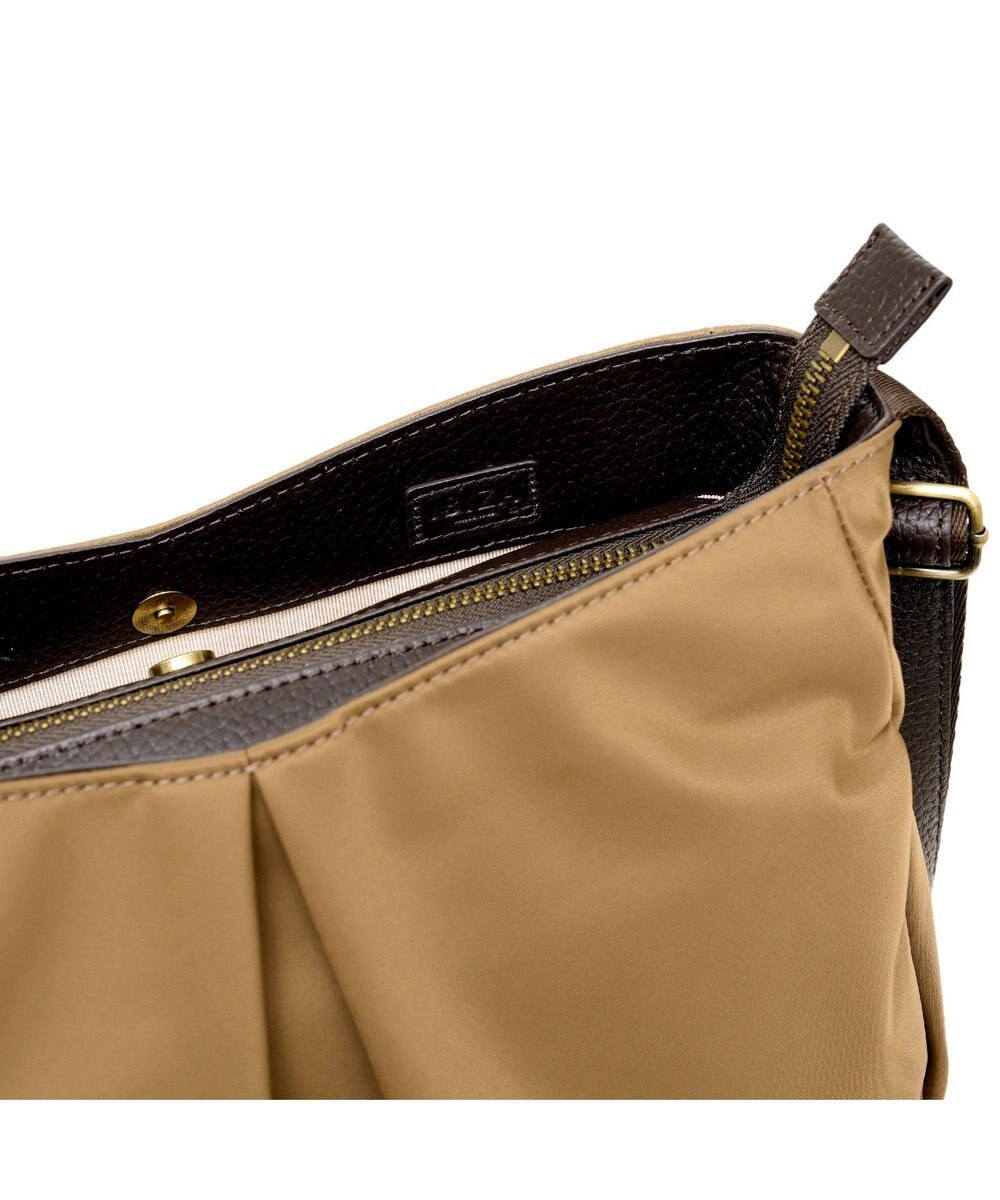 IBIZA ディアリオ　ナイロン　ショルダーバッグ 