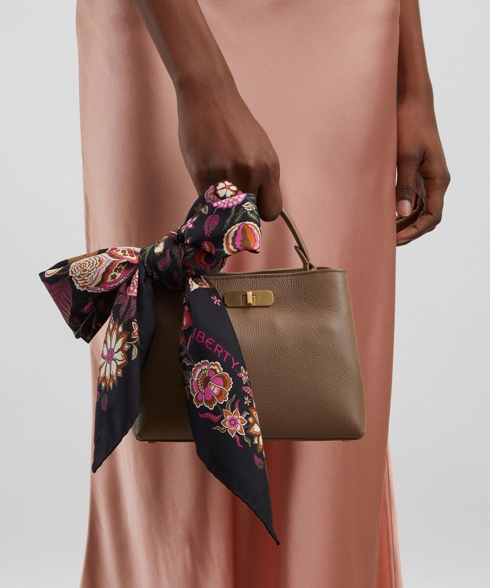 LIBERTY. トロピカル ツリー オブ ライフ シルクスカーフ 90 