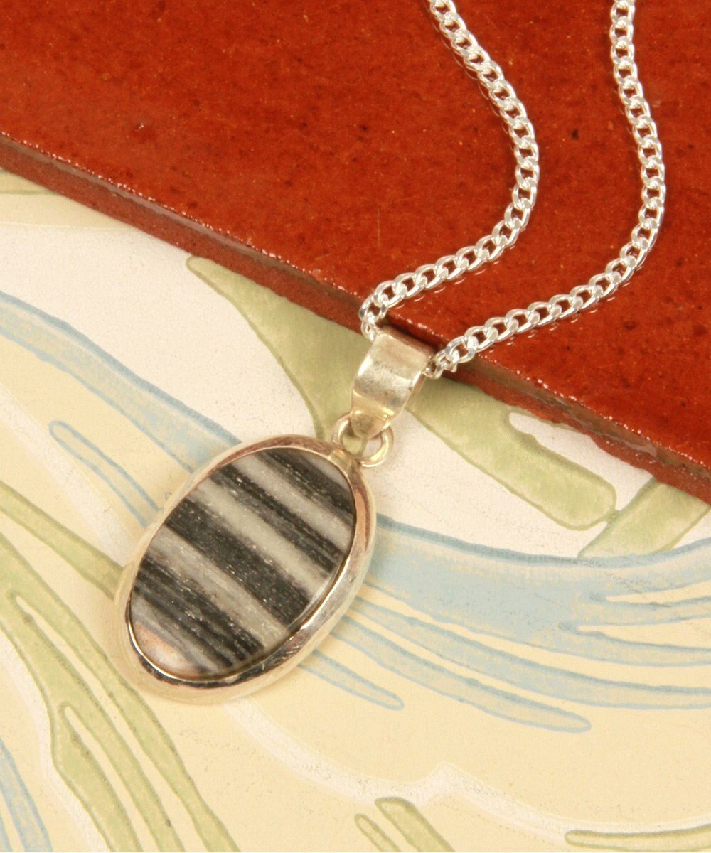 フランス一点もの ゼブラジャスパー楕円ネックレス Wythe Charm ファッション通販 公式通販 オンワード クローゼット