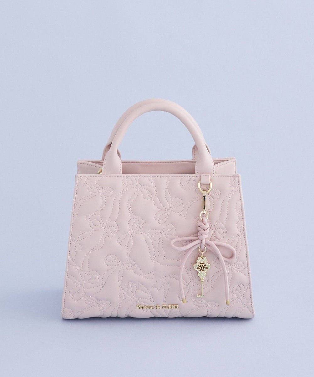 Maison de FLEUR チャーム付きリボンキルティングトートバッグ 