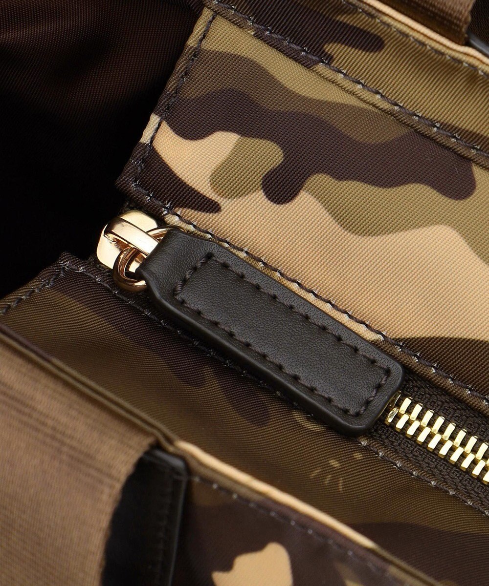 LA BAGAGERIE 【LA BAGAGERIE×HELLO KITTY】リボンチャーム付き　デイリートート　Mサイズ 